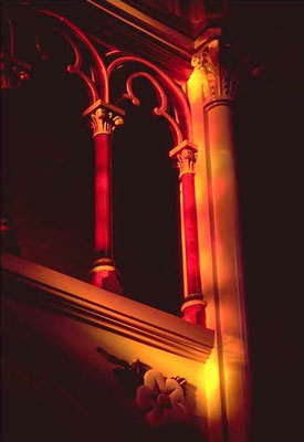 Tabira Church-03:�X�e���h�O���X�̌��ʂɋP���������_��摜